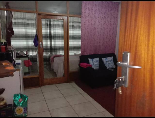 3 BEDROOM APARTMENT FOR SALE IN SUNNYSIDE